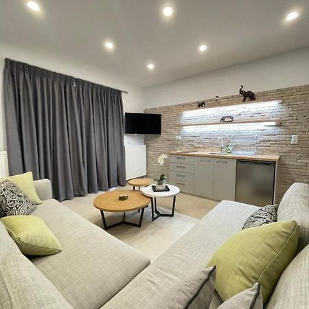 Central Luxury Apartment In Paralia Ofryniou Ofrínion Eksteriør billede