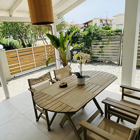 Central Luxury Apartment In Paralia Ofryniou Ofrínion Eksteriør billede