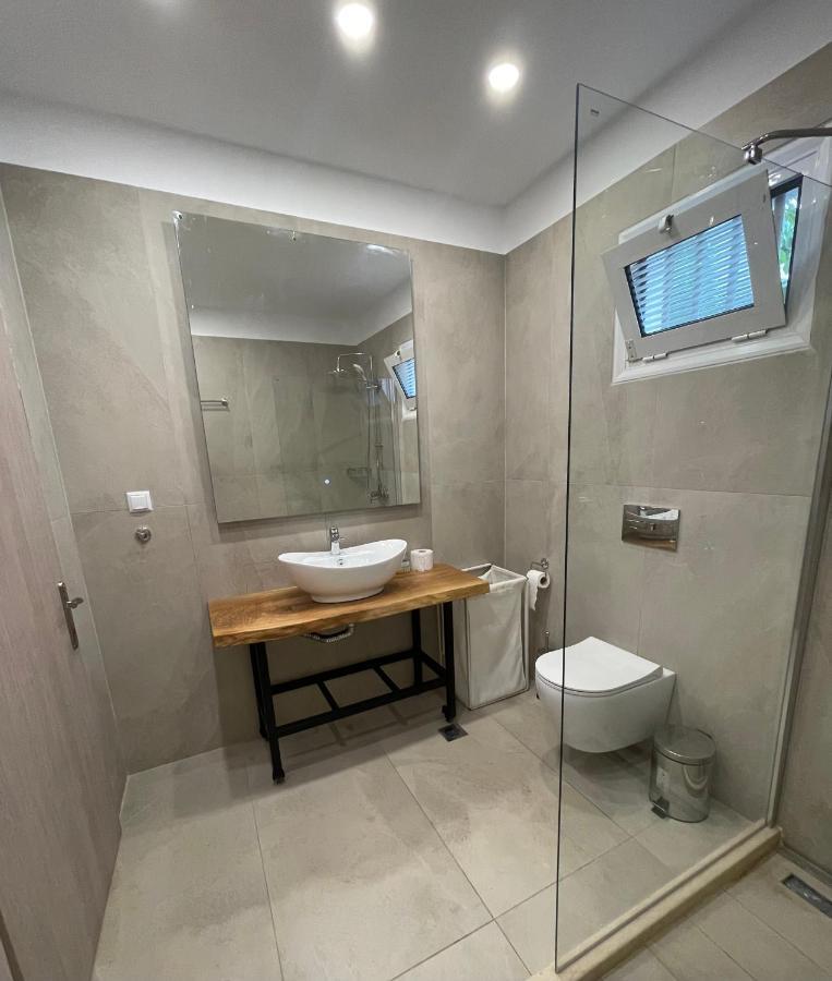 Central Luxury Apartment In Paralia Ofryniou Ofrínion Eksteriør billede