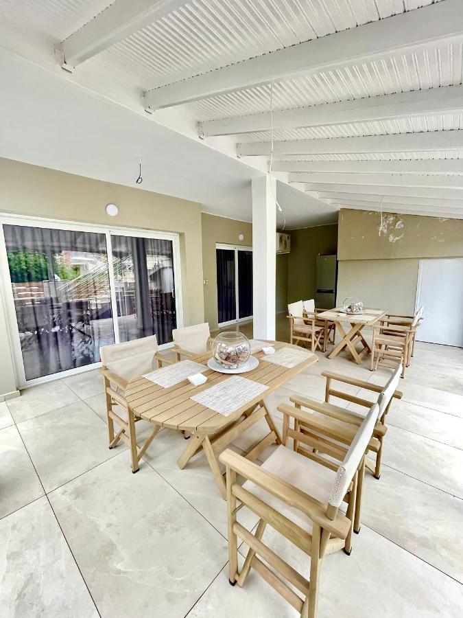 Central Luxury Apartment In Paralia Ofryniou Ofrínion Eksteriør billede
