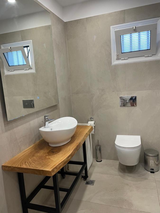 Central Luxury Apartment In Paralia Ofryniou Ofrínion Eksteriør billede