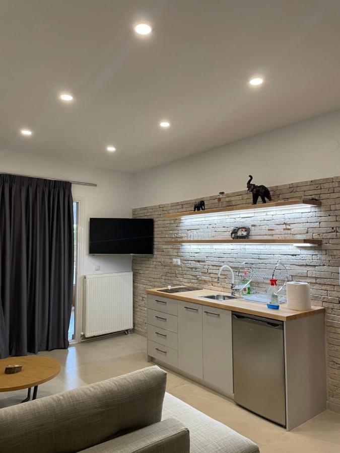 Central Luxury Apartment In Paralia Ofryniou Ofrínion Eksteriør billede
